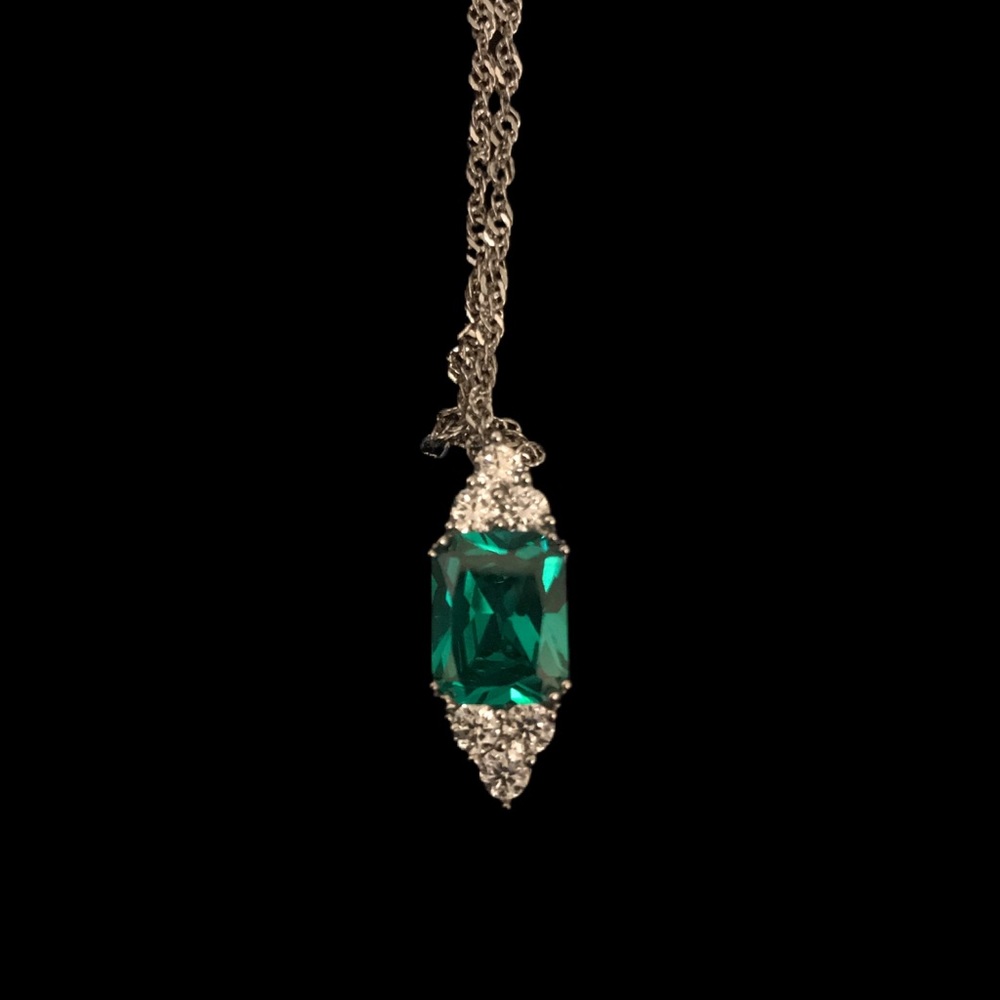Gold Coast simulated emerald necklace